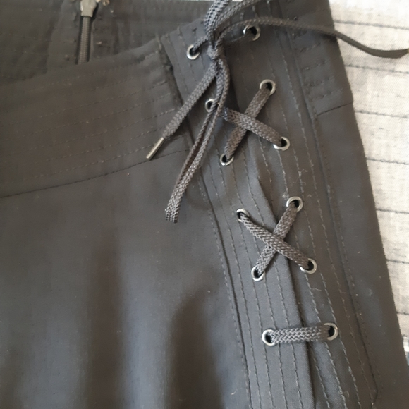 🌹Black pencil skirt🌹 - Picture 2 of 6